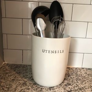 Ceramic utensils holder